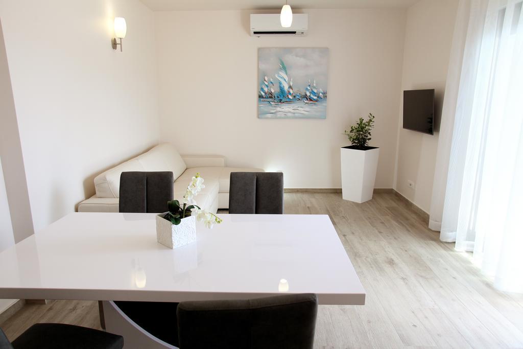 Apartments Villa Aquamarie Трогір Екстер'єр фото