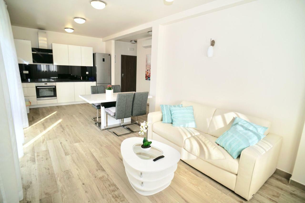 Apartments Villa Aquamarie Трогір Екстер'єр фото