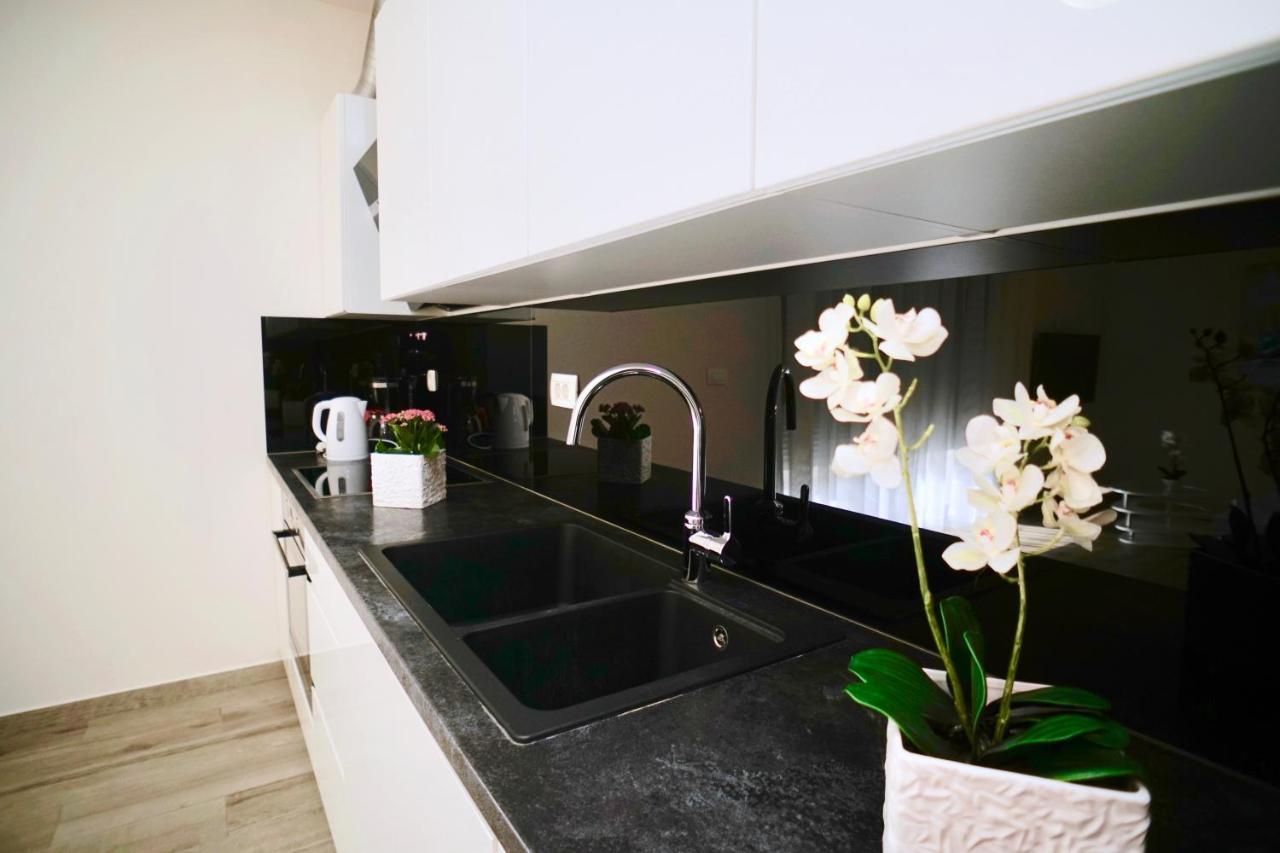 Apartments Villa Aquamarie Трогір Екстер'єр фото